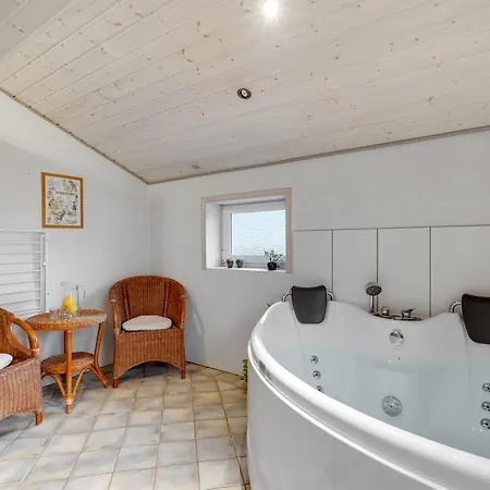 Prázdninový dům Asdis - 2-8km From The Sea By Interhome